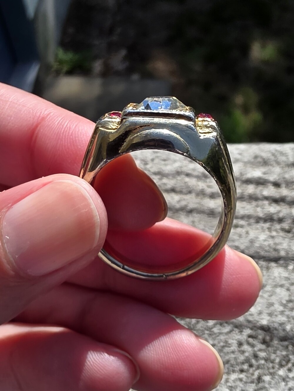 Vintage Light Colored Gold Toned Men's Ring With Clear And Red Stones - Picture 6 of 14